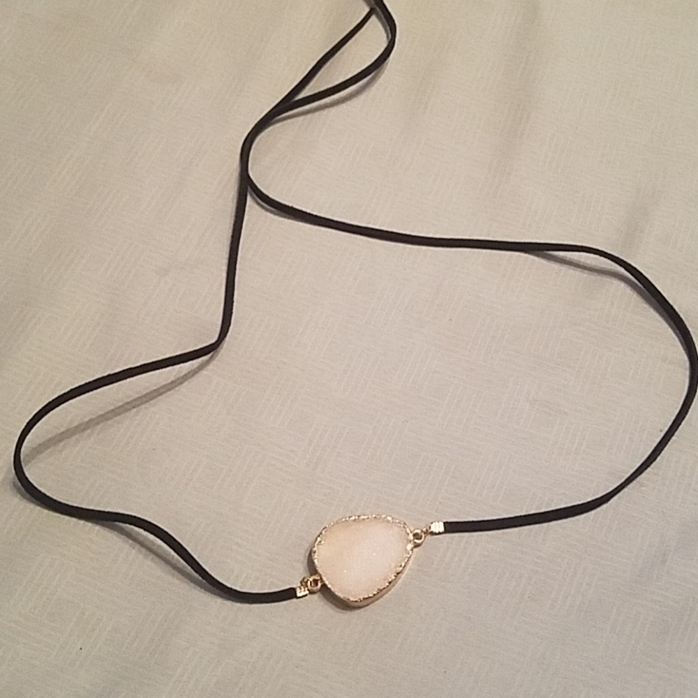 Felt necklace with stone